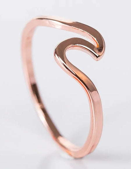 Ocean Wave Alloy Rings: Fashionable Finger Jewelry for Women